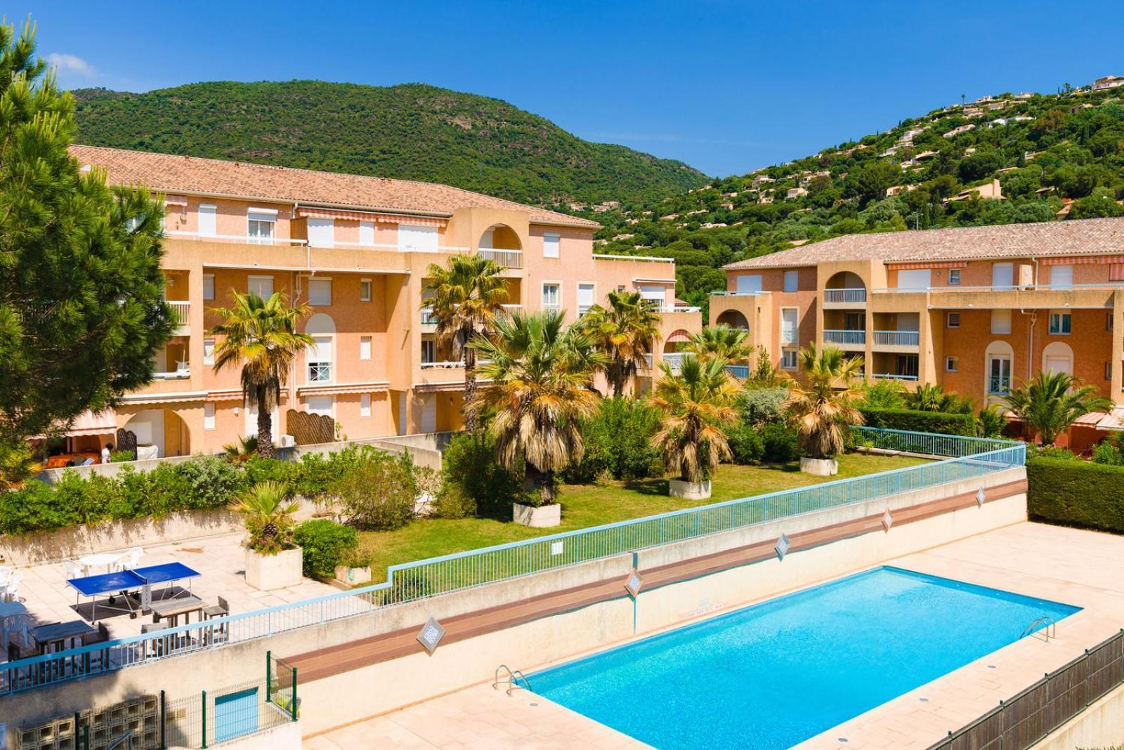 Appartement Residence Santa Barbara Avec Piscine Et A 750M De La Plage Кавалер-сюр-Мер Экстерьер фото