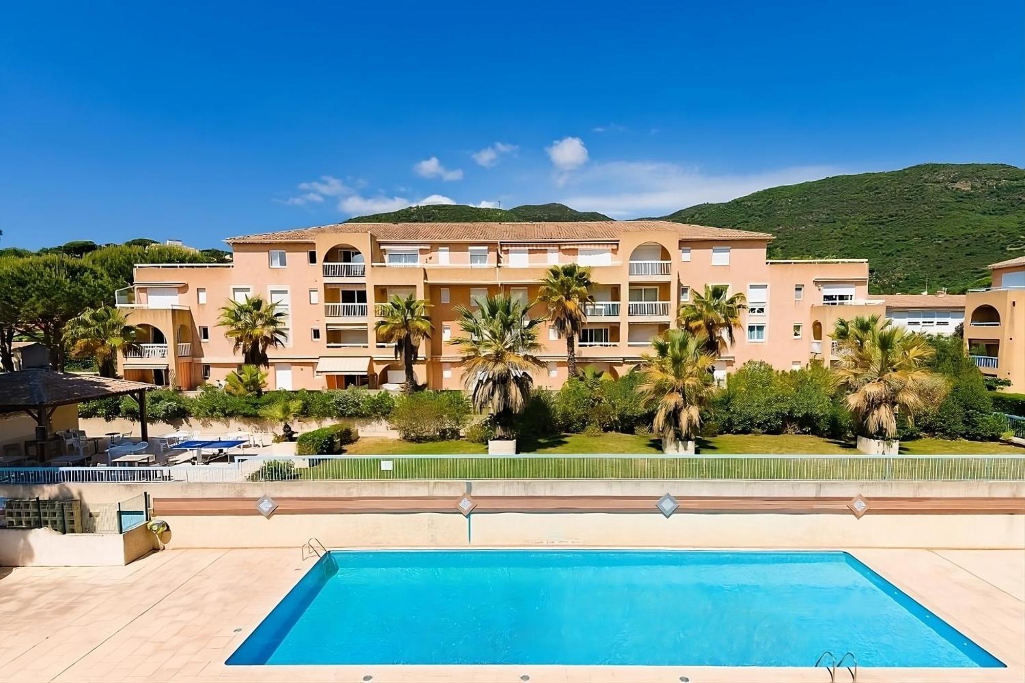Appartement Residence Santa Barbara Avec Piscine Et A 750M De La Plage Кавалер-сюр-Мер Экстерьер фото